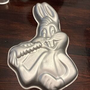 Vintage Warner Bros. Bugs Bunny Cake Pan